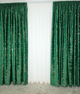 Draperie Mayon catifea verde smarald plina cu insertii aurii